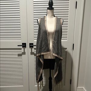 Black and Tan Geometric Patterned Cardigan Vest